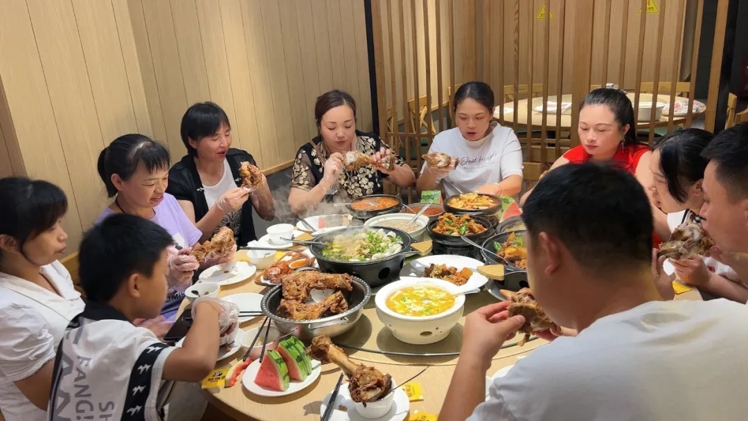 暖心中图·月来月好26.webp.jpg